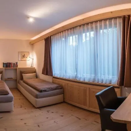 Sleeps 6 Wifi アパート