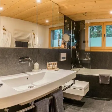 Sleeps 6 Wifi アパート