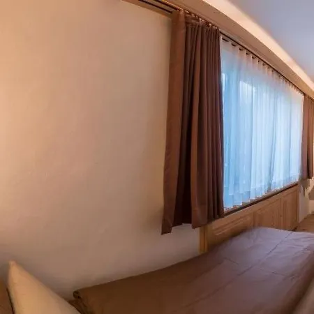 Apartment Sleeps 6 Wifi