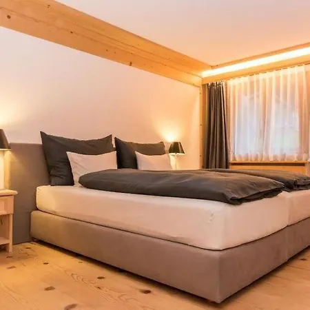 Sleeps 6 Wifi アパート